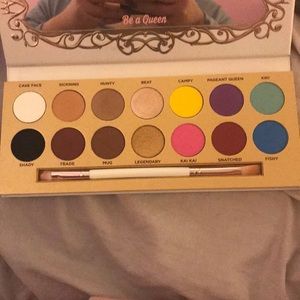 Eyeshadow palette